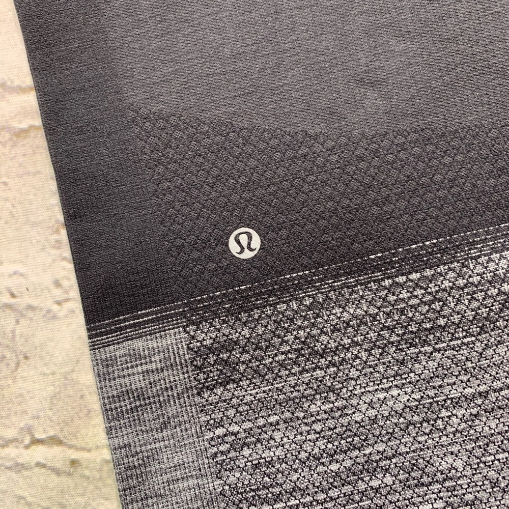 Lululemon Black Compression Crops - image 5